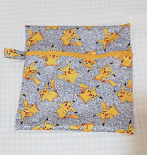 Load image into Gallery viewer, *BACK ORDER* Little Critters - Yellow Dude Glitter